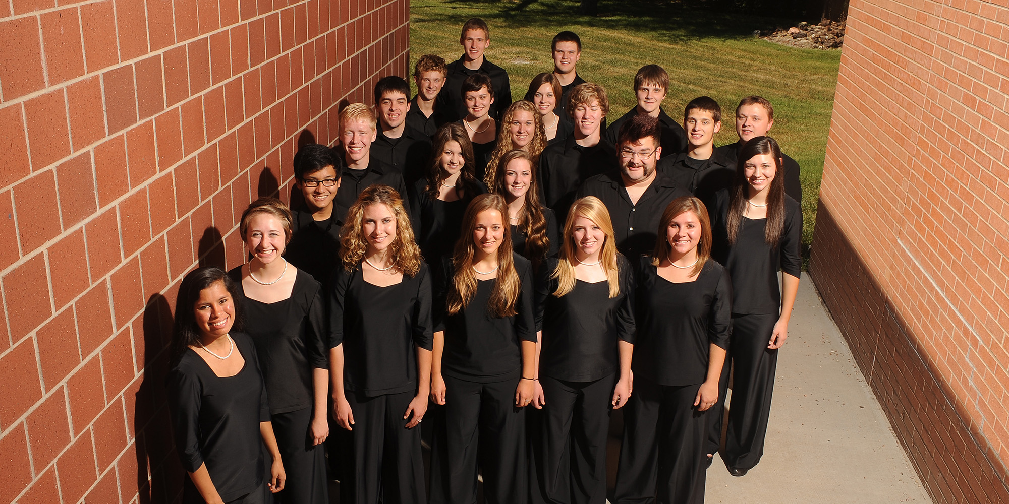photo - 2013-14 Hesston College Bel Canto Singers