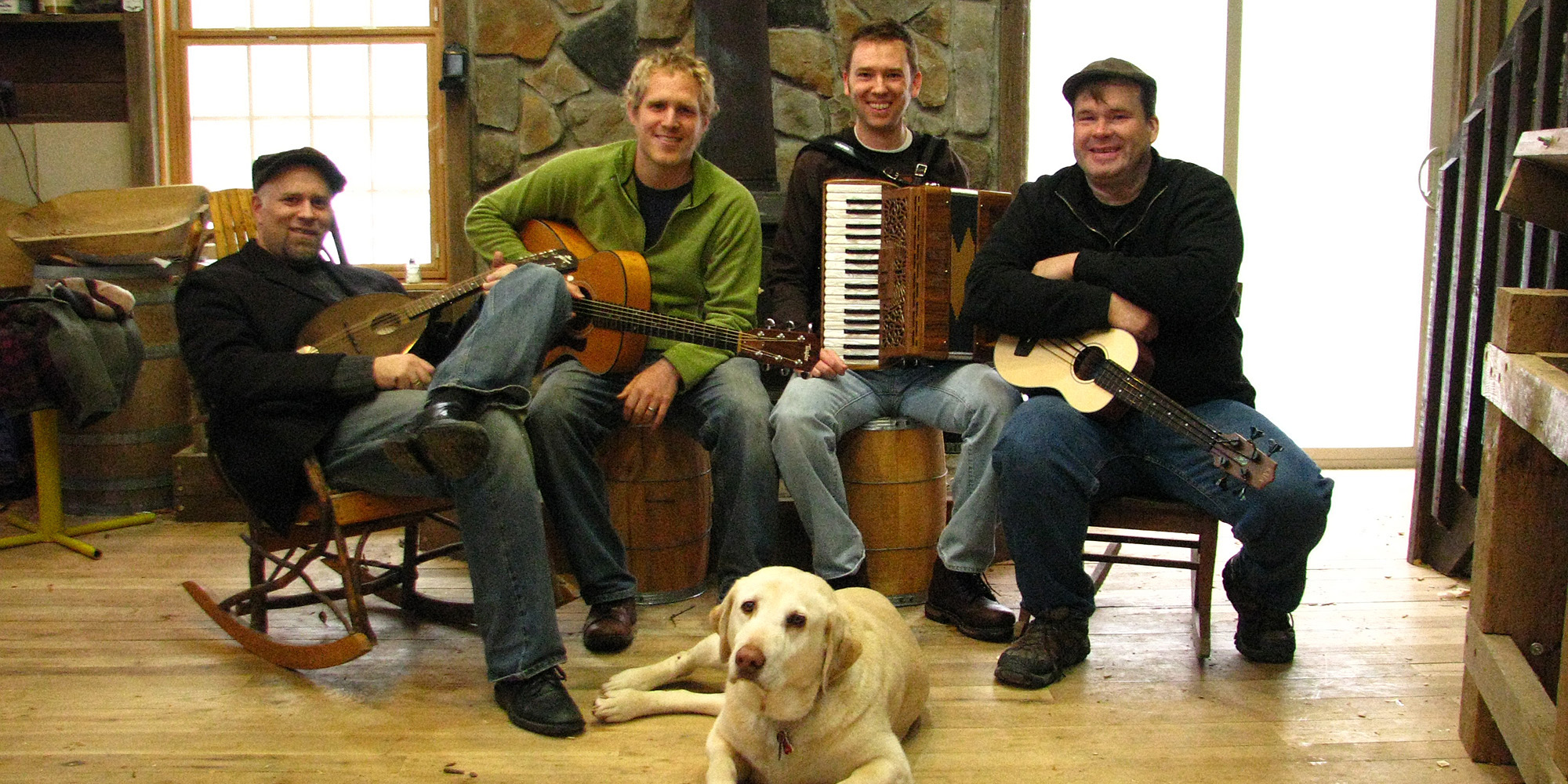 promotional photo - Honeytown