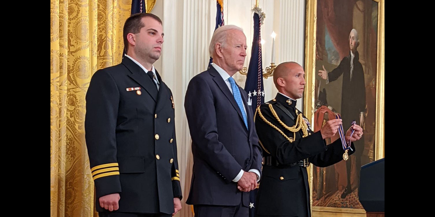 ryan-sprunger-receives-medal-of-valor.jpg