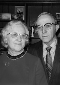 Uriah and Edna (Troyer) Stauffer