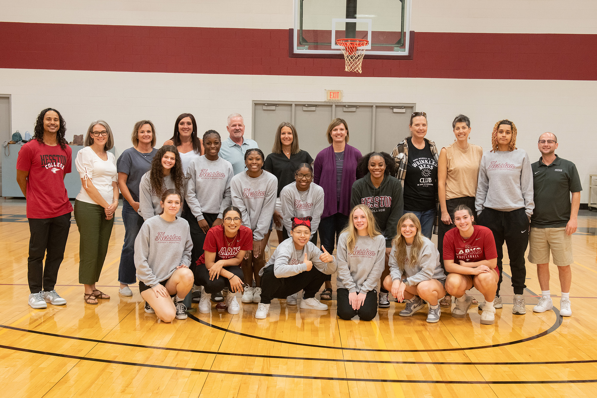 Homecoming 2024 hall of fame meet and greet - women's basketball team with 1996-97 team